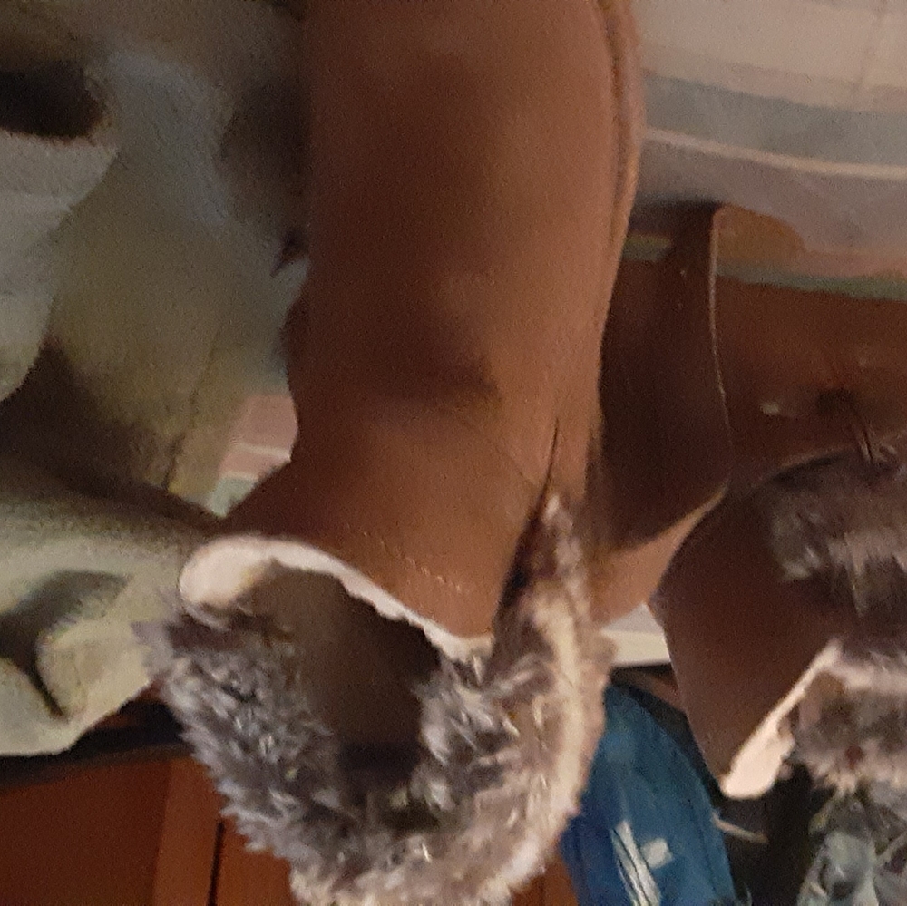 Bear paw bootie size 9